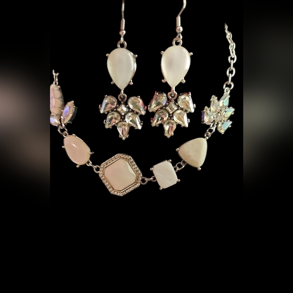 Jewelry - Picture 2 of 3